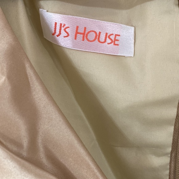 Champagne-colour dress. Great for Christmas party or New Year’s. - Picture 2 of 8